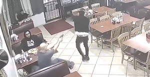 Video showing Good Samaritan shooting robbery suspect Eric Eugene Washington. Credit KHOU 11.