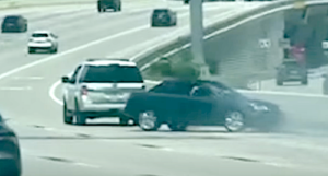 Chaotic and Dangerous Towing Incident on Houston Freeway Caught on Camera. Credit ABC13 Houston